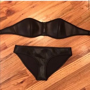Triangl Bikini. Black leather.